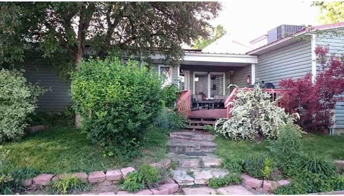 775 Sw #B - Photo 5 of 50