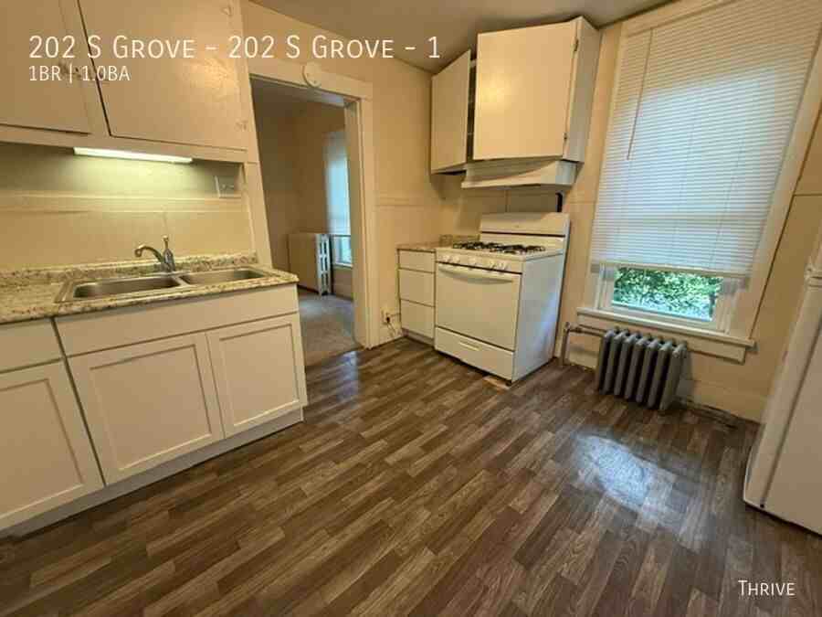 202 S Grove - 202 S Grove #1 - Photo 4 of 6