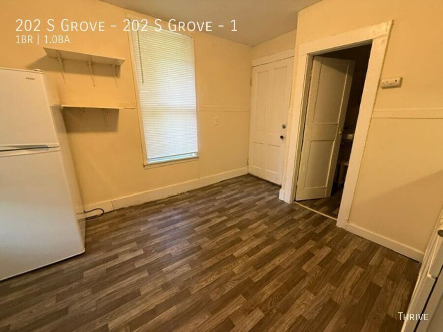 202 S Grove - 202 S Grove #1 - Photo 5 of 6