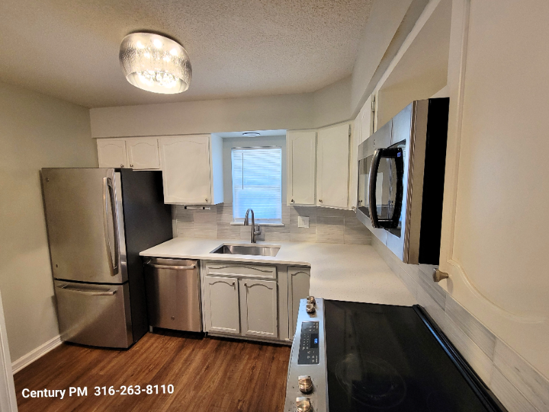 719 N Stackman Dr #D - Photo 3 of 23