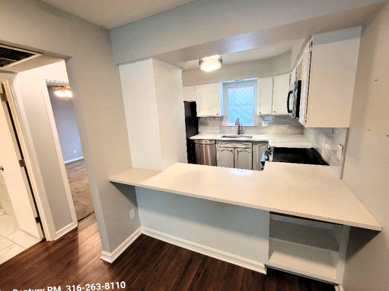 719 N Stackman Dr #D - Photo 4 of 23