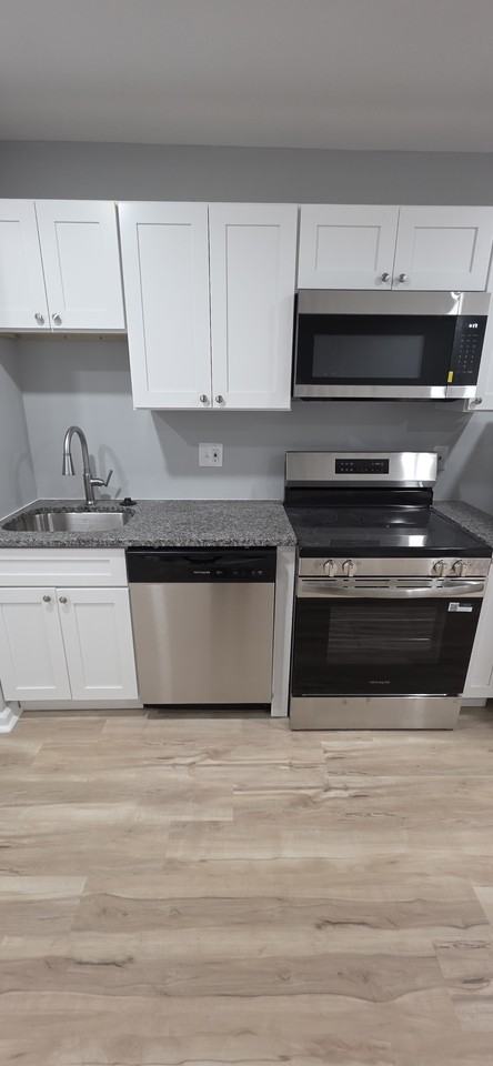 2010 Cliftwood Ave - Photo 3 of 14