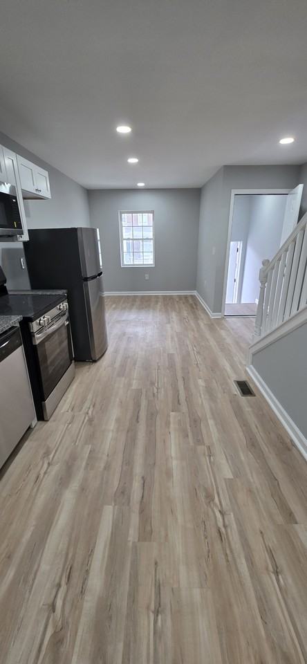 2010 Cliftwood Ave - Photo 4 of 14