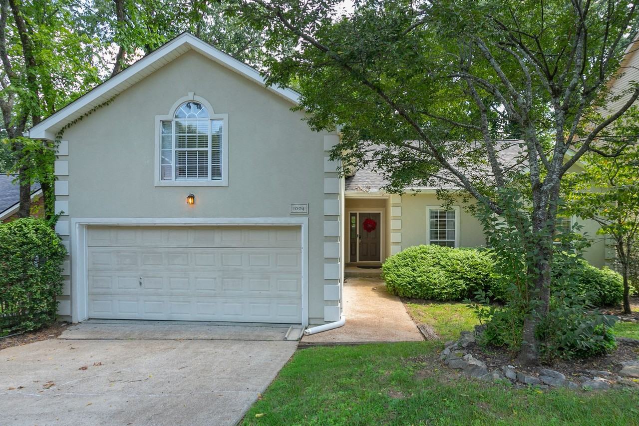 1004 Elmshade Ln