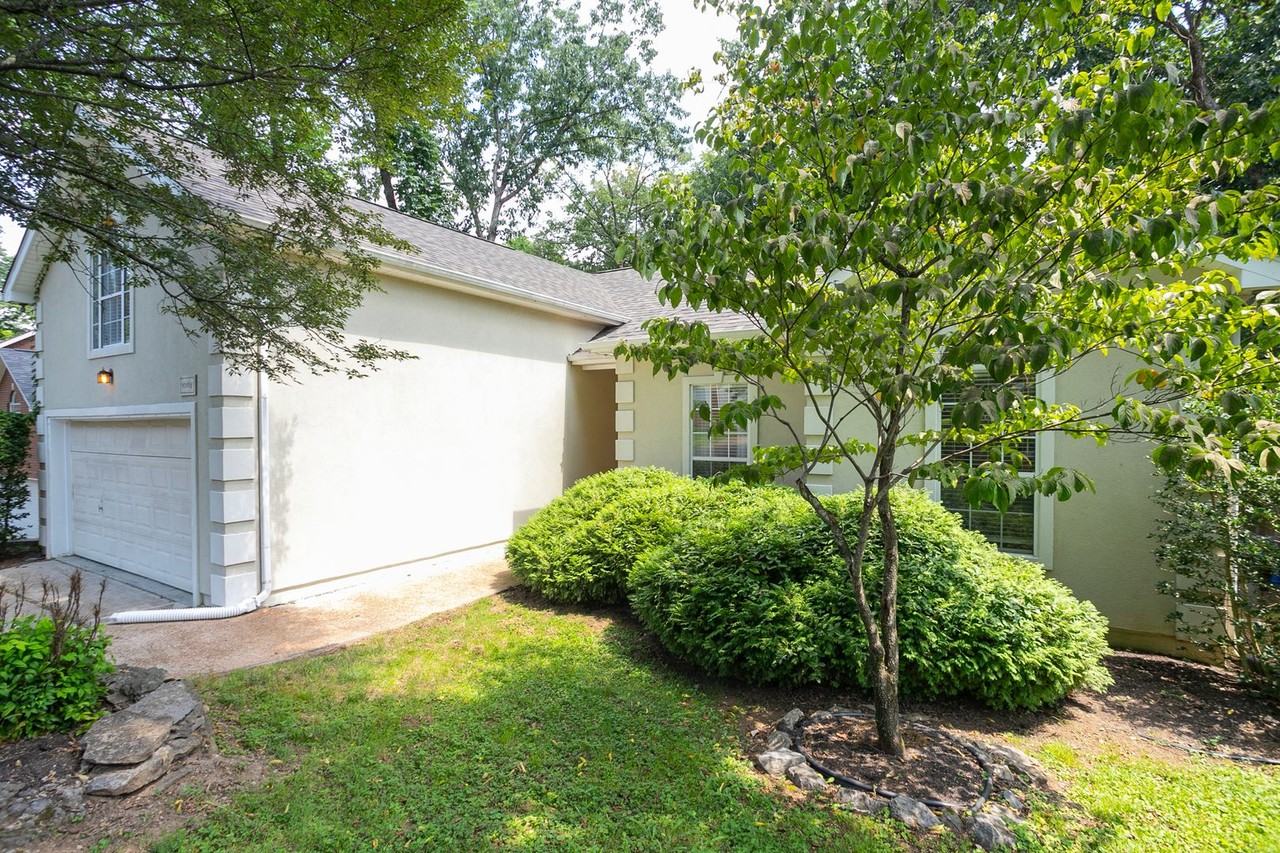1004 Elmshade Ln - Photo 3 of 41