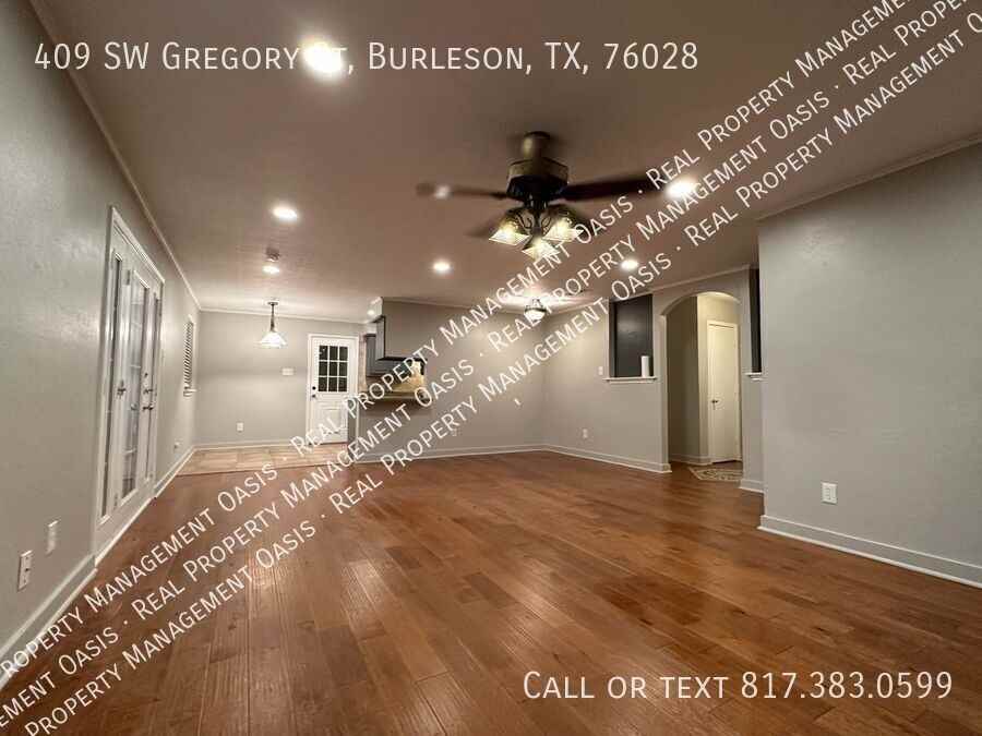 409 Sw Gregory St - Photo 3 of 21