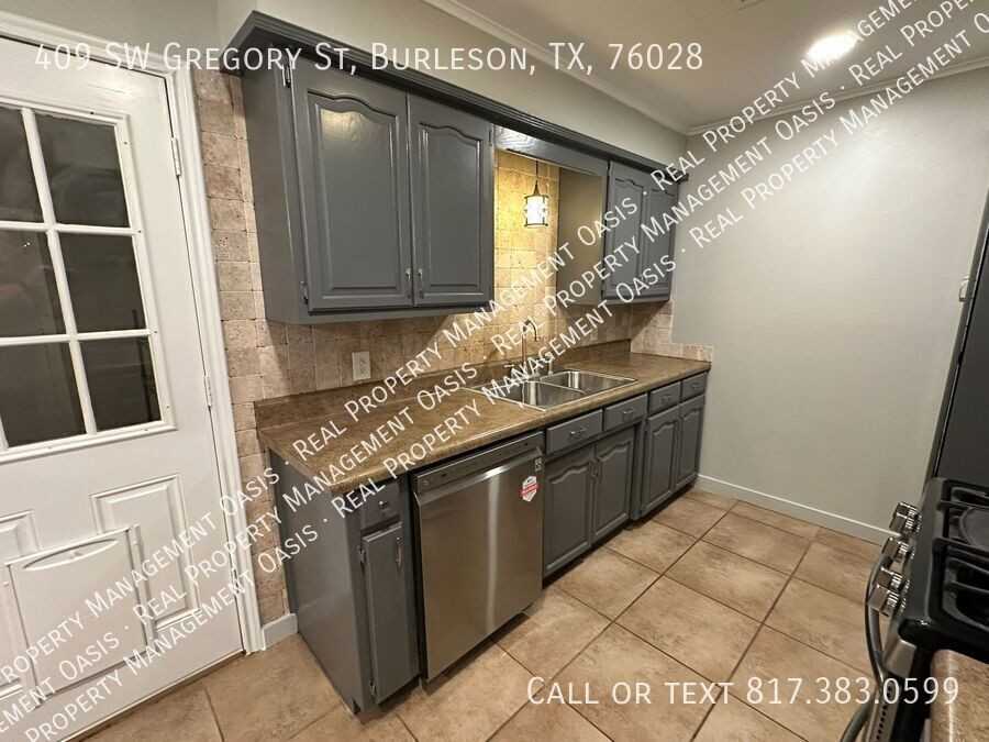 409 Sw Gregory St - Photo 7 of 21