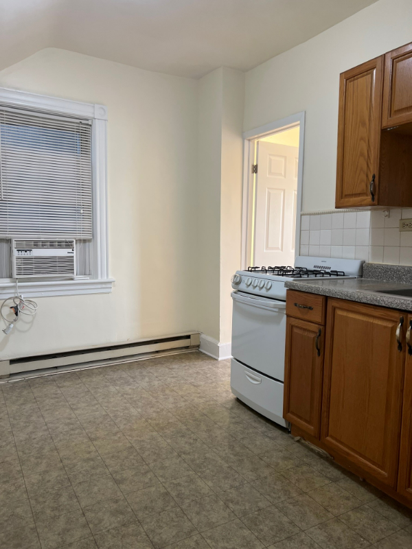 42 Highwood Ter #3 - Photo 2 of 13