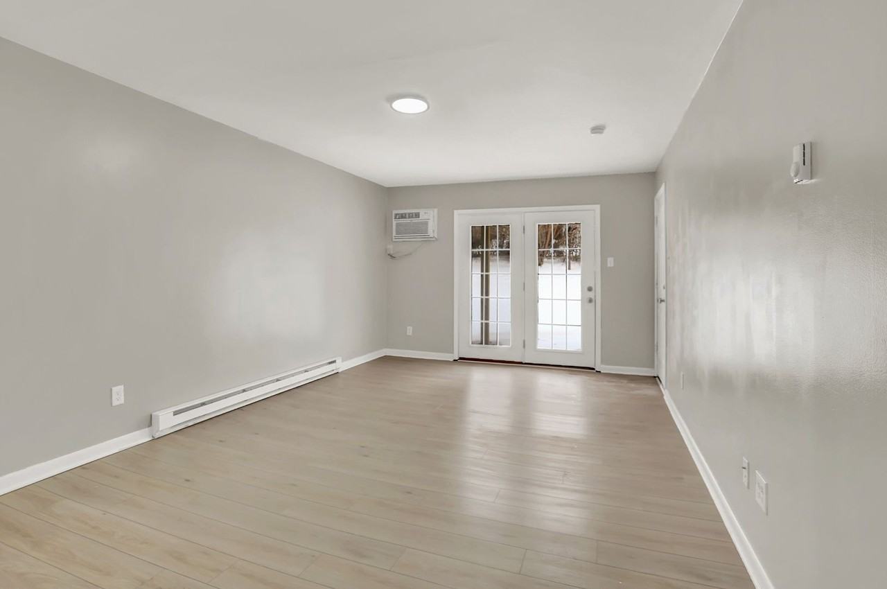 503-526 503-526 Austin Street - 511 B - Photo 3 of 15
