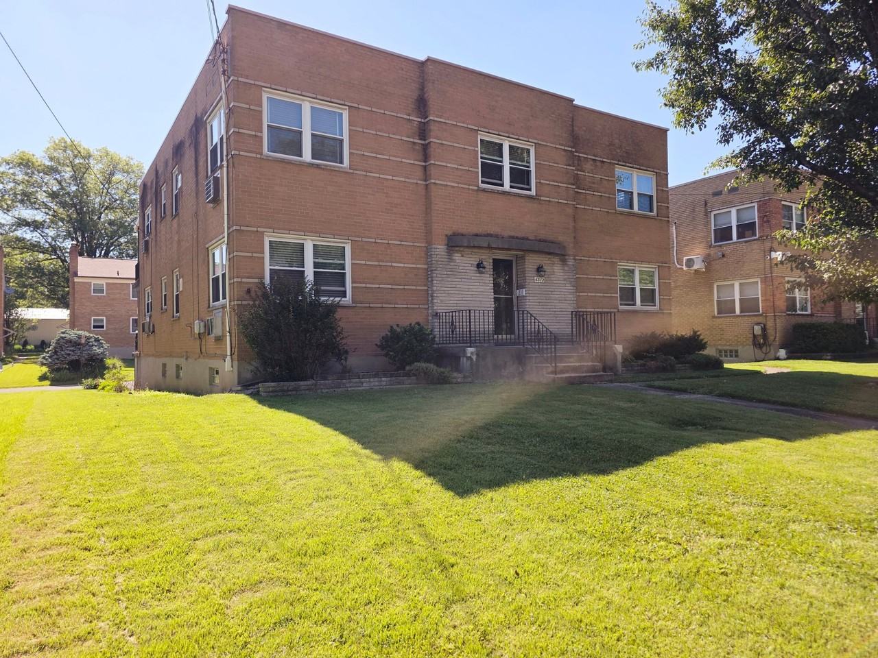 6512 Hamilton Ave #4 - Photo 3 of 22