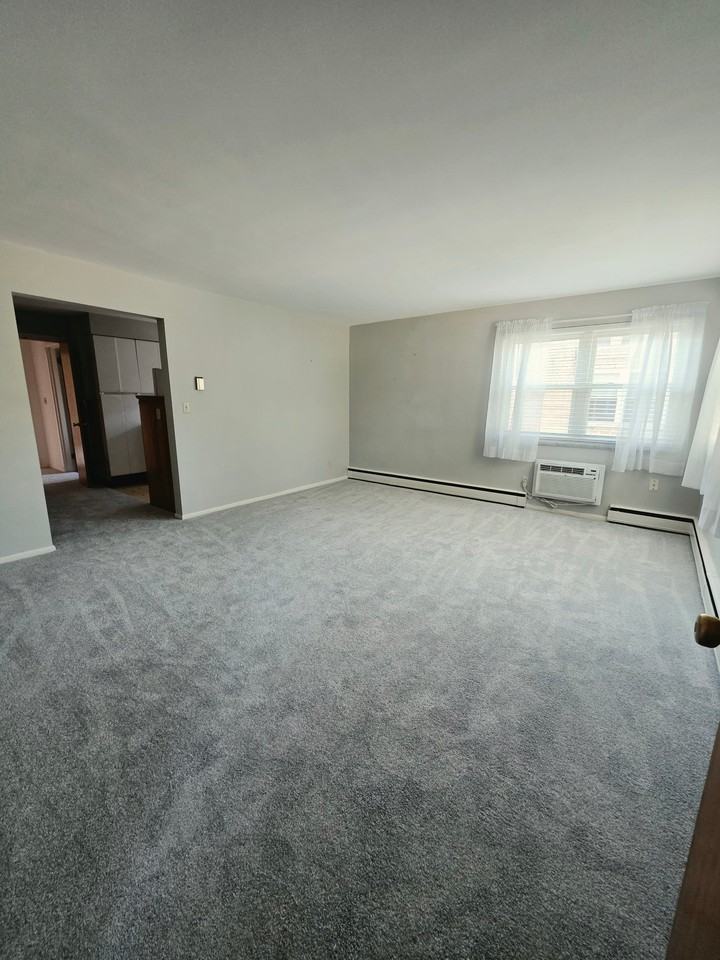 6512 Hamilton Ave #4 - Photo 6 of 22