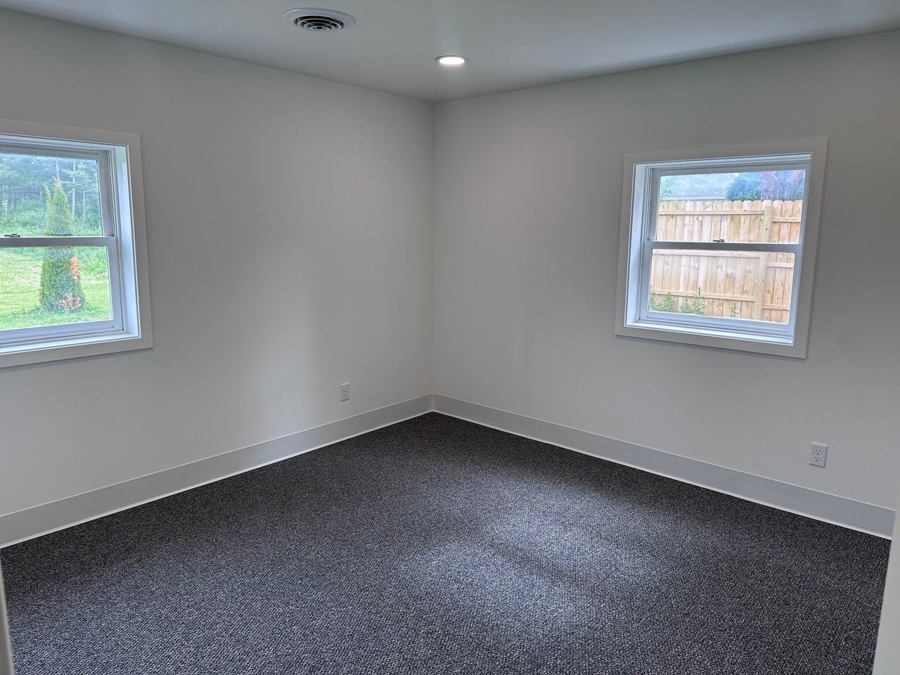 6714A W Mequon Rd #6 - Photo 2 of 9