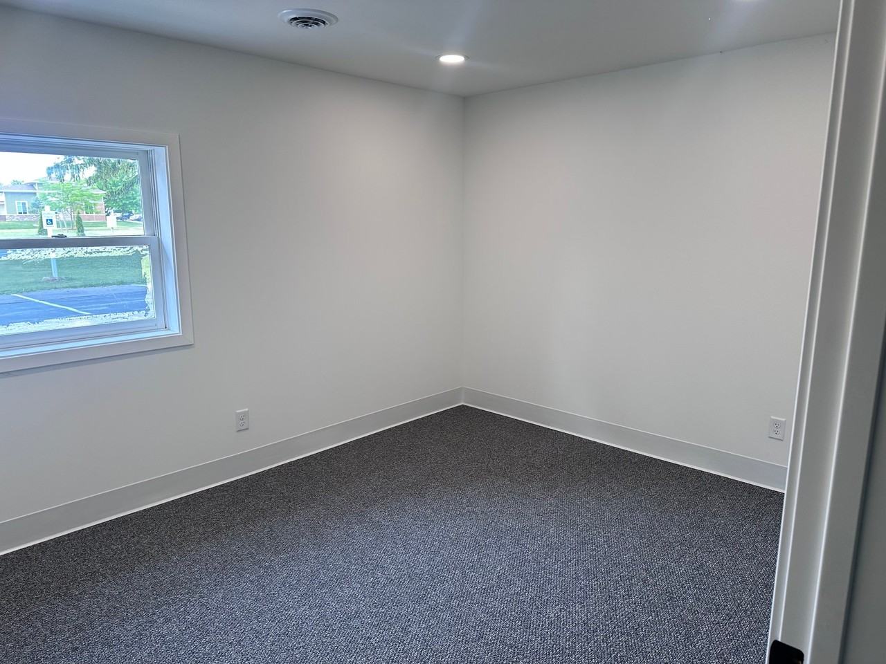 6714A W Mequon Rd #6 - Photo 5 of 9