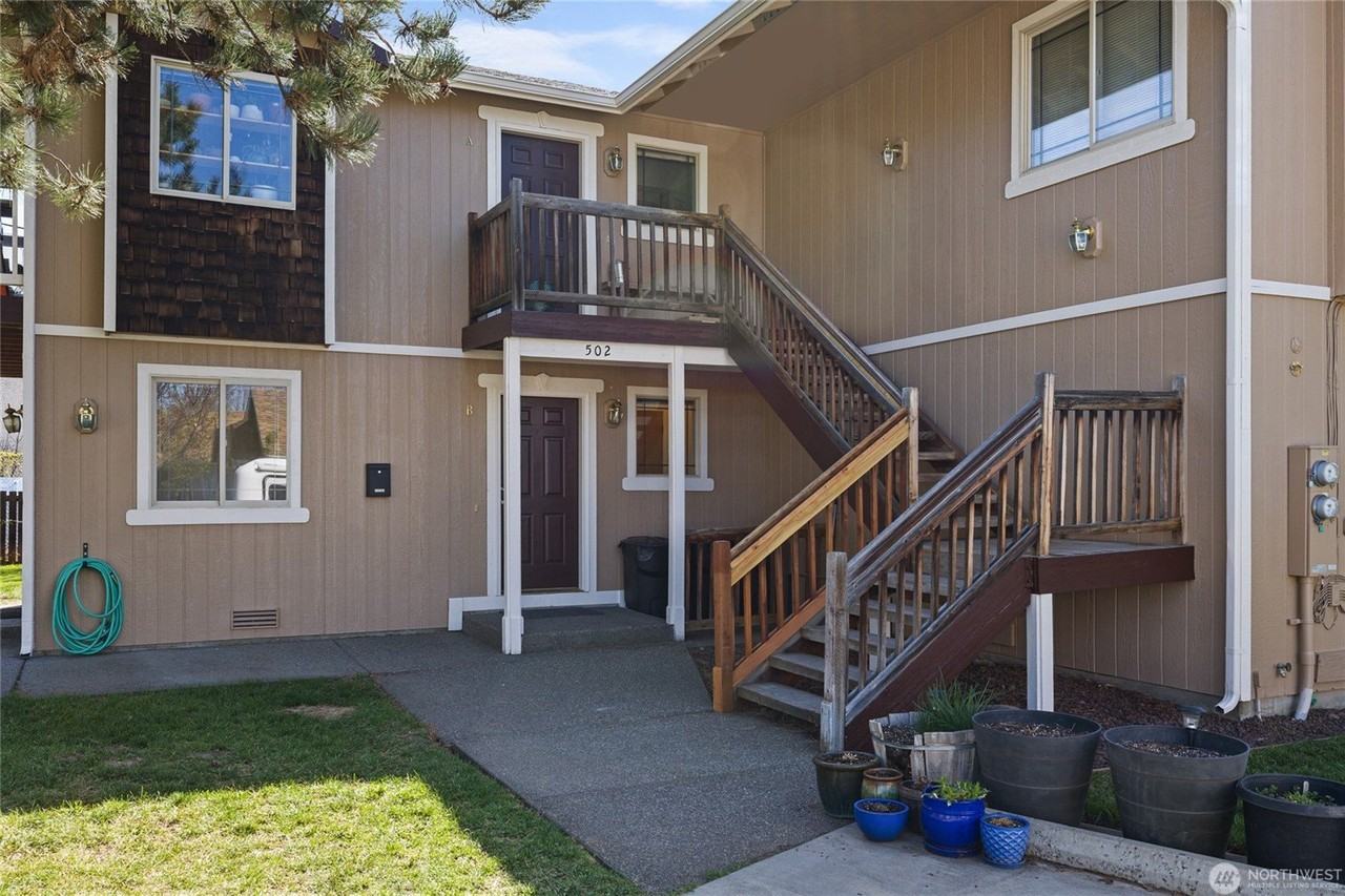 502 E River Ave #B - Photo 2 of 19