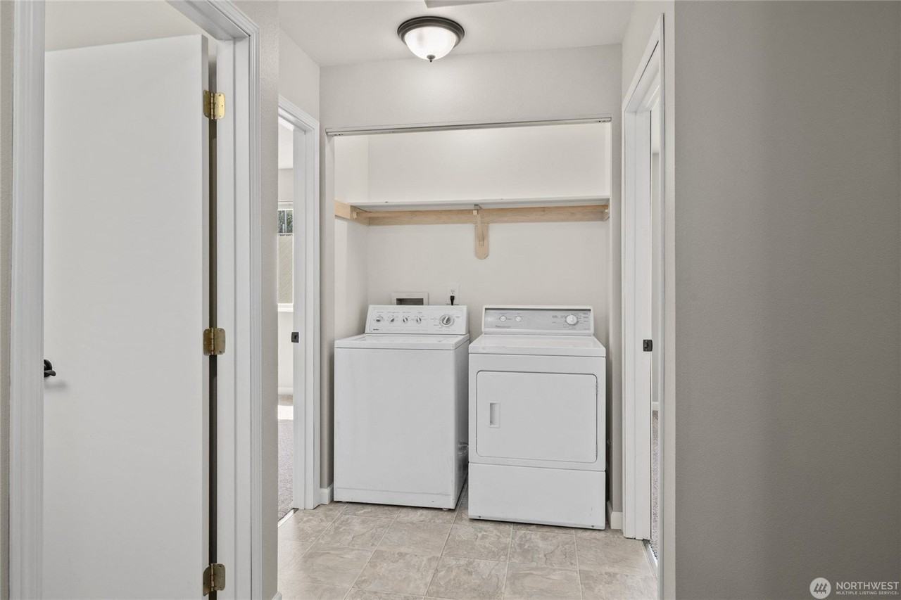 502 E River Ave #B - Photo 7 of 19