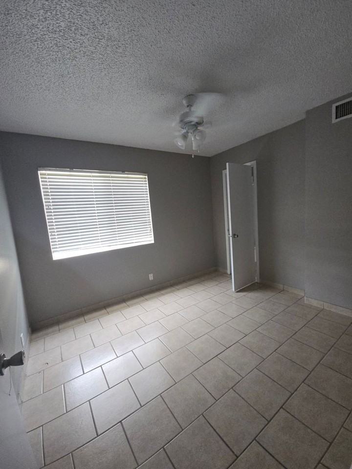 6815 Basilwood Dr - Photo 5 of 8