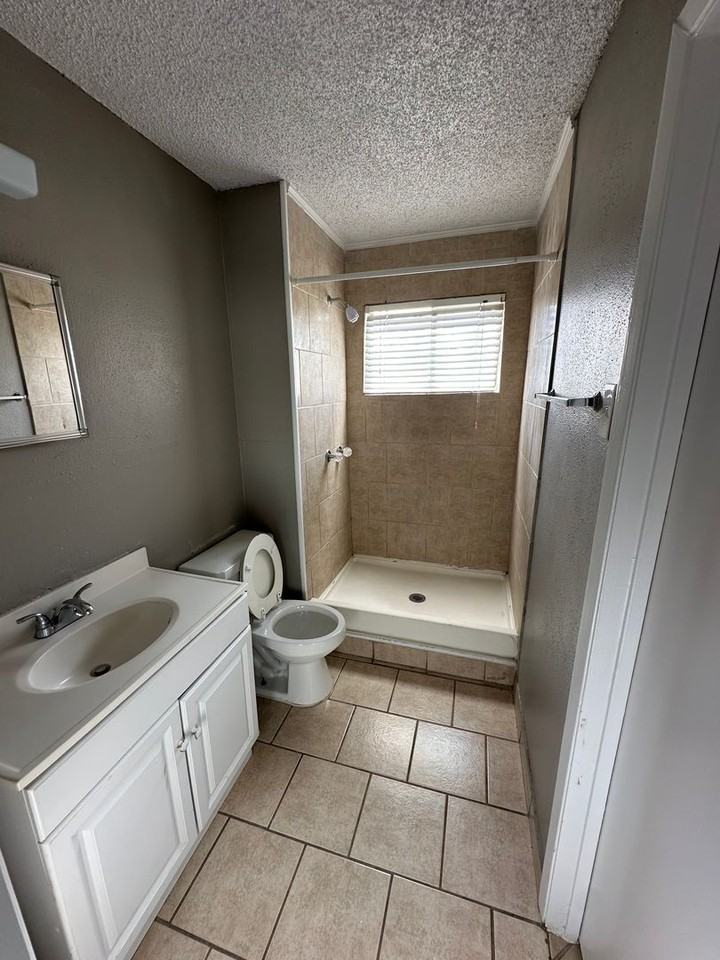 6815 Basilwood Dr - Photo 7 of 8