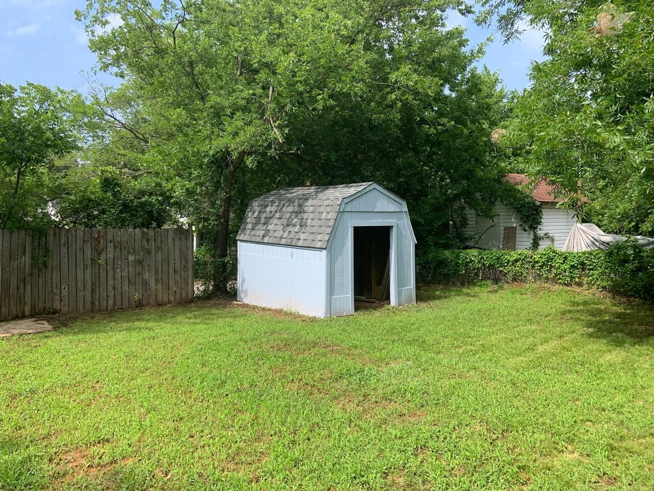 1929 Collier Dr - Photo 3 of 19