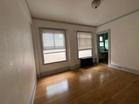 1305 Ne 45th St #A - Photo 1 of 1
