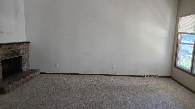 16830 Dane Ct W - Photo 4 of 15