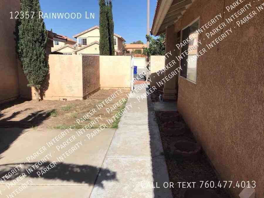 12357 Rainwood Ln - Photo 3 of 35