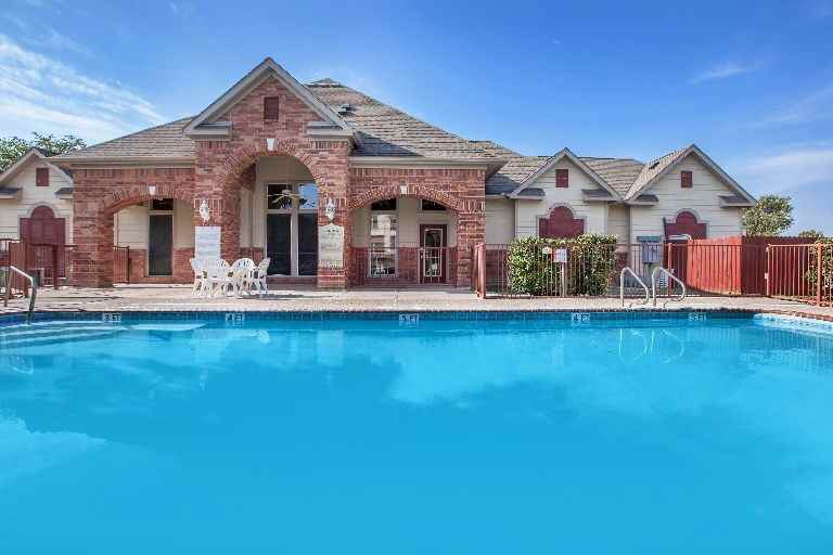 Las Brisas Apartments - Photo 4 of 16