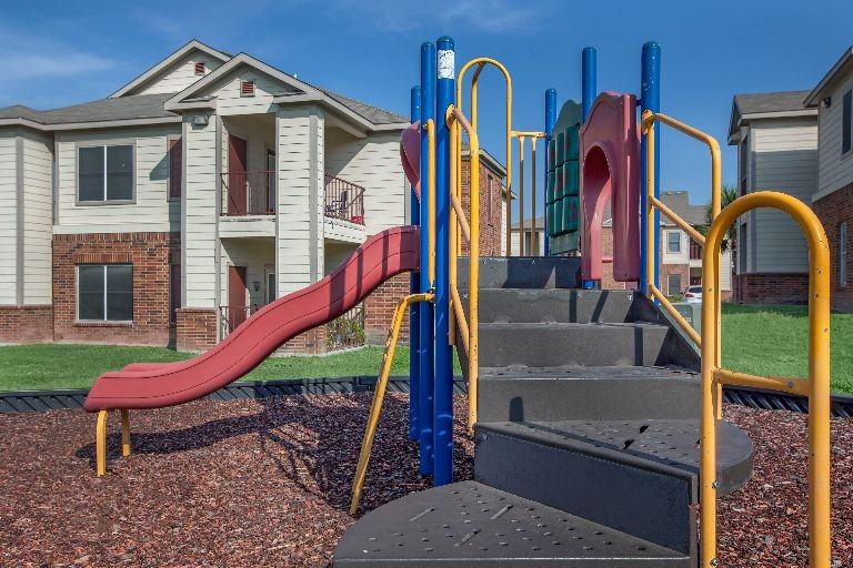Las Brisas Apartments - Photo 7 of 16