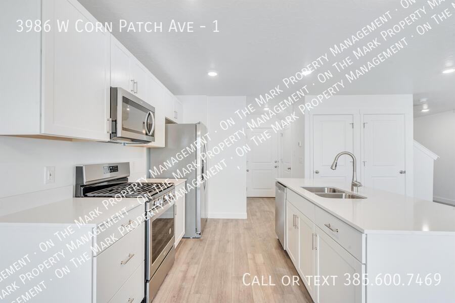 3986 W Corn Patch Ave #1 - Photo 4 of 19