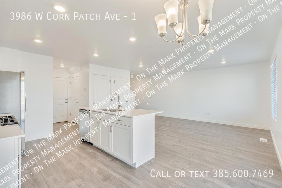 3986 W Corn Patch Ave #1 - Photo 5 of 19