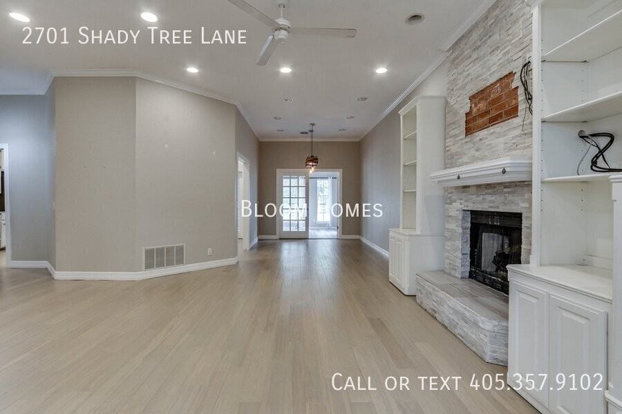 2701 Shady Tree Ln - Photo 4 of 34