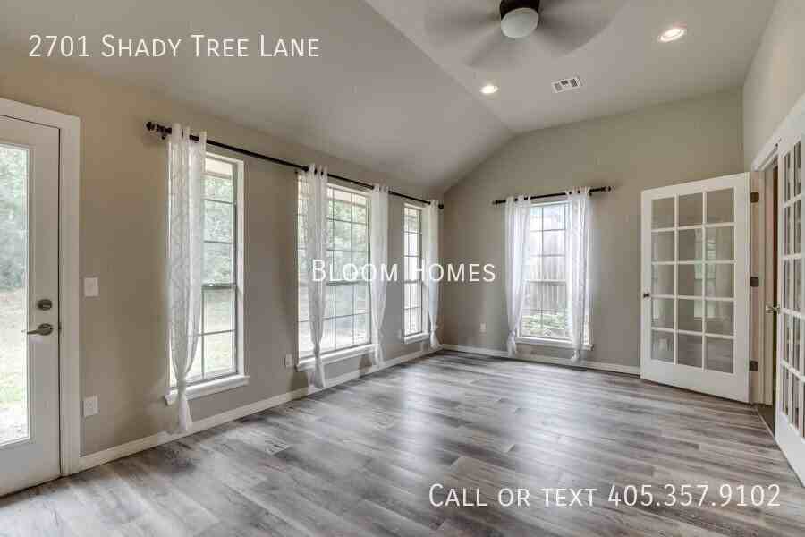 2701 Shady Tree Ln - Photo 7 of 34