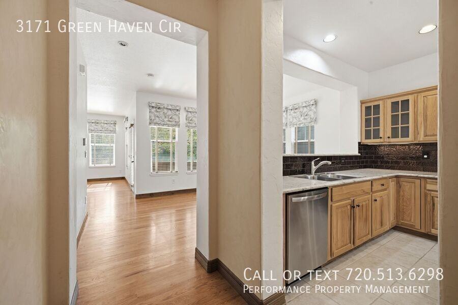 3171 Green Haven Cir - Photo 2 of 34