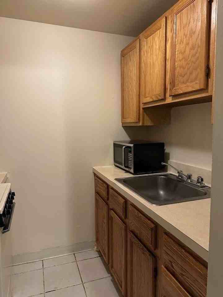 213 N 2nd St #A1 - Photo 6 of 10