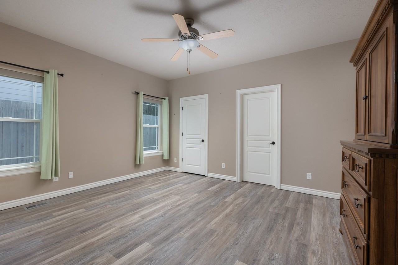 2630 Ne 45th St - Photo 7 of 16