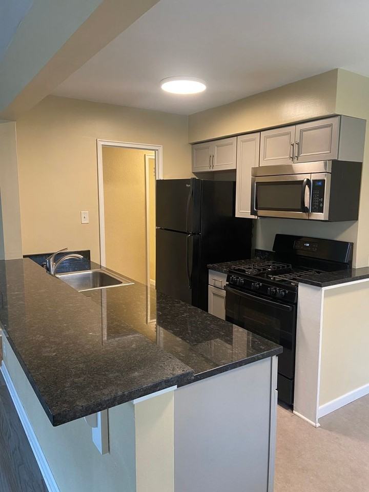 13 S 19th St #D - Photo 5 of 12