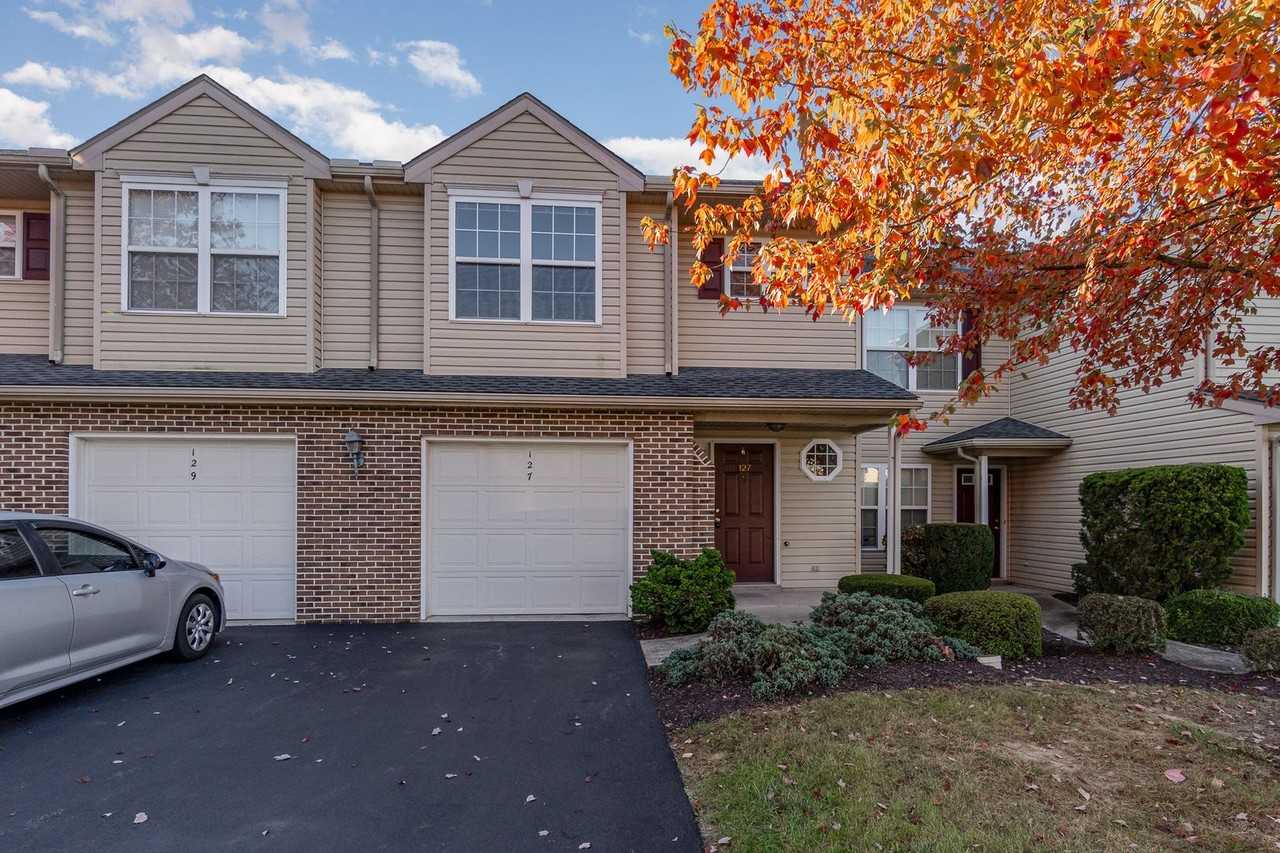 127 Cardinal Ln - Photo 2 of 32