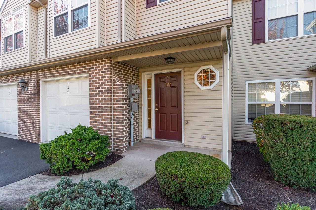 127 Cardinal Ln - Photo 4 of 32