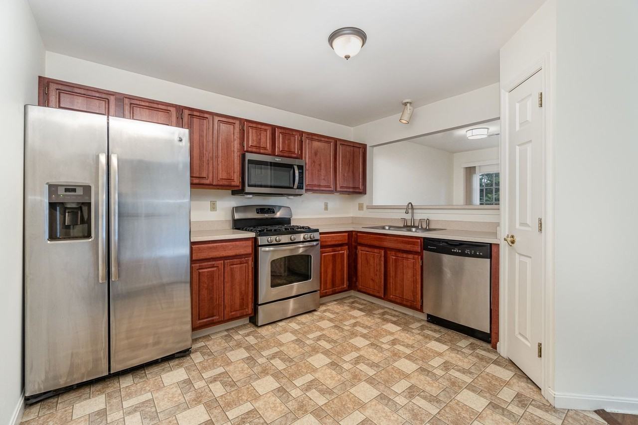 127 Cardinal Ln - Photo 7 of 32