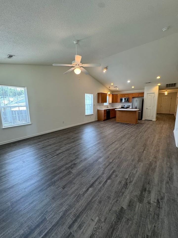 144 Springwood Ln - Photo 2 of 22