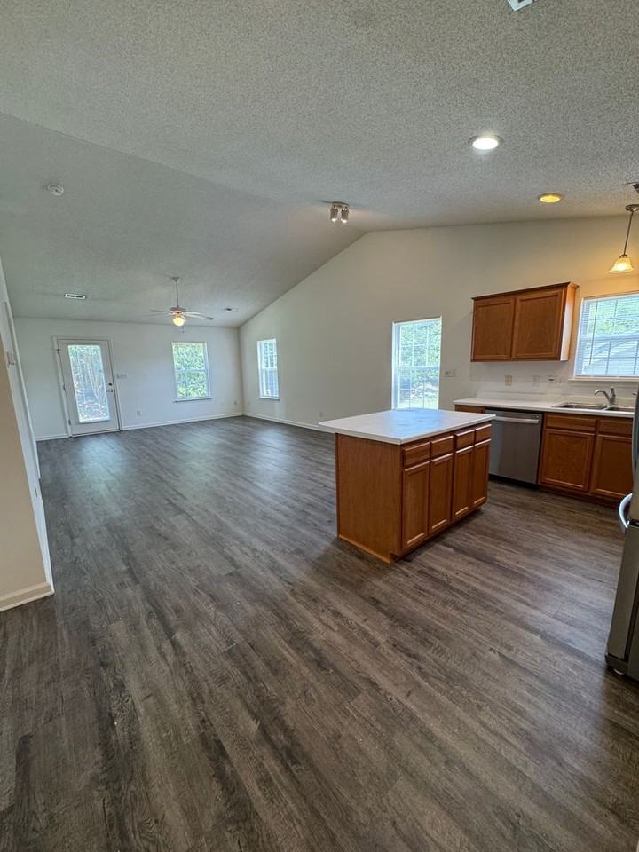144 Springwood Ln - Photo 3 of 22