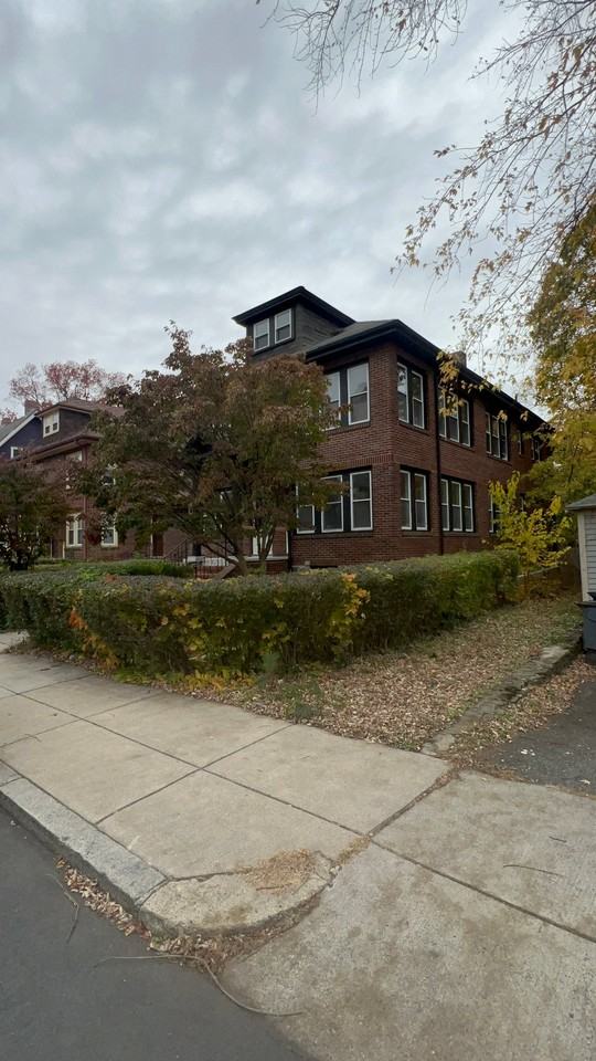 12 Hooper St