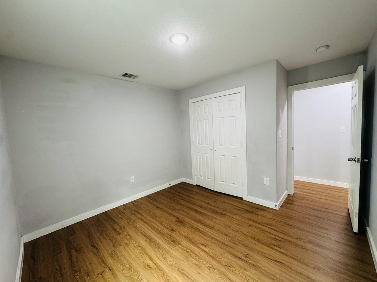 6066 Haight St #B - Photo 3 of 10