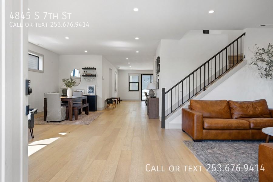 4845 S 7th St - Photo 4 of 32