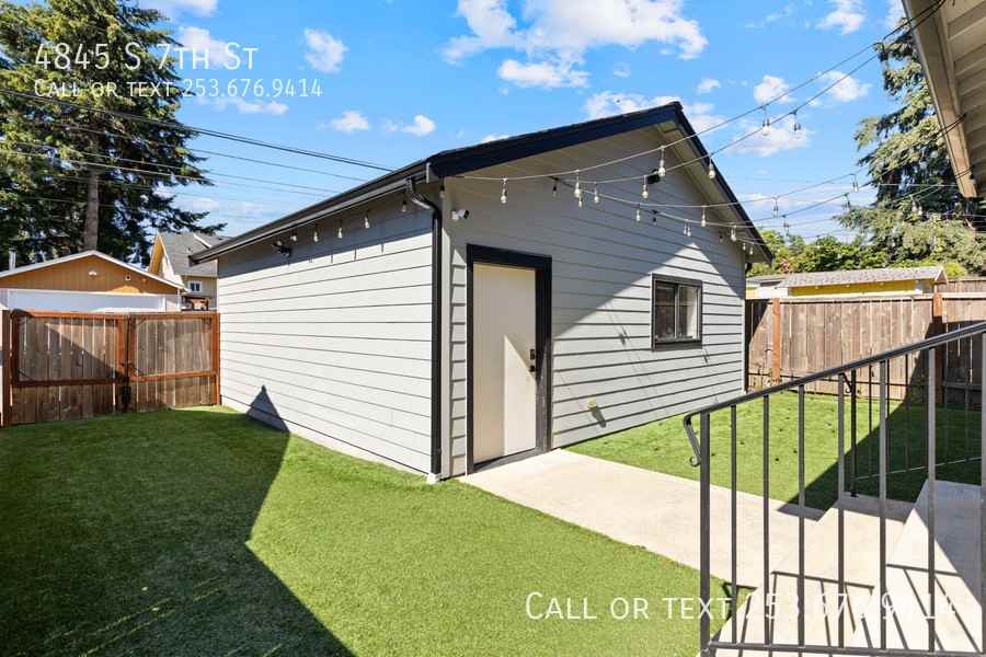 4845 S 7th St - Photo 5 of 32