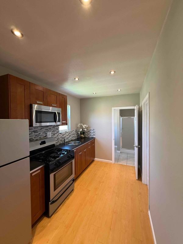 815 N Sparks St - Photo 3 of 20