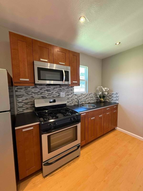 815 N Sparks St - Photo 4 of 20