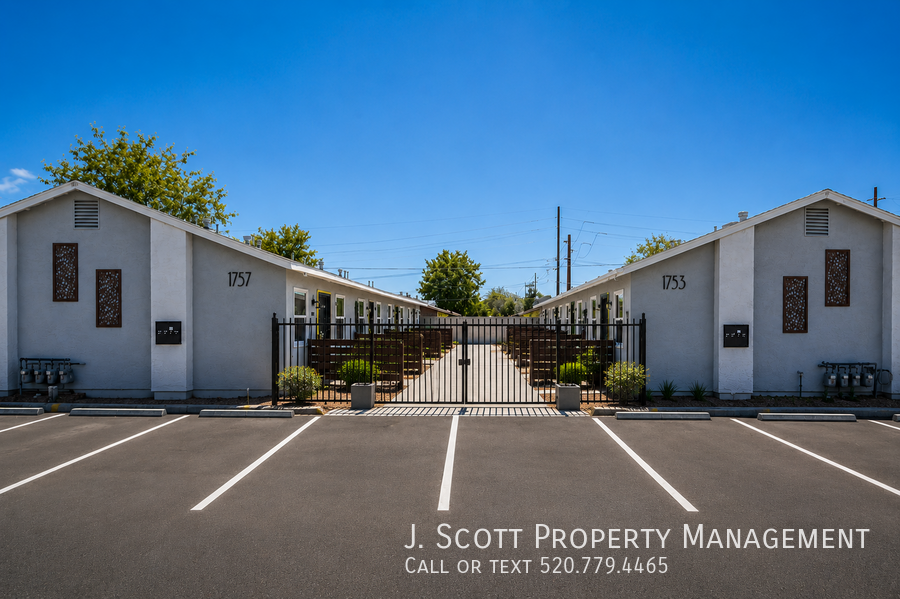 1757 E Harvard St #3