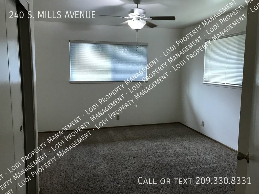 240 S Mills Ave - Photo 7 of 10