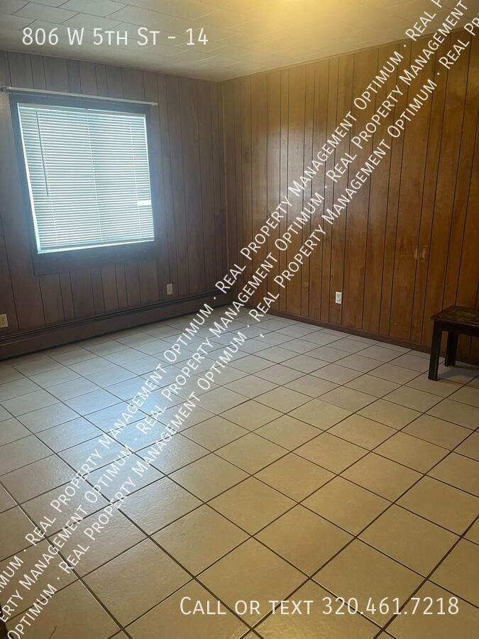 806 W 5th St #14 - Photo 4 of 15