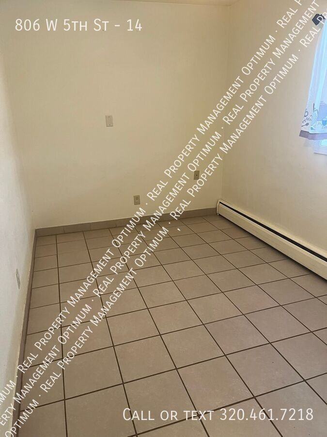806 W 5th St #14 - Photo 5 of 15